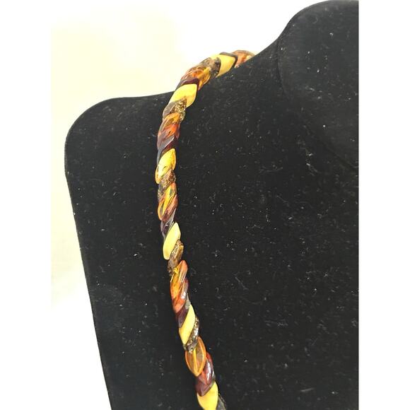 Genuine Baltic Amber Necklace – Honey & Cherry Snake-Motif - Picture 4 of 9